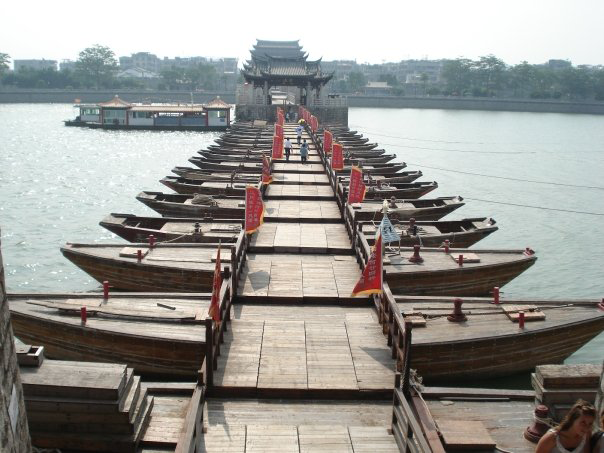 Hong Kong boat bridge